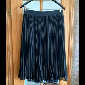 Black flowy midi skirt